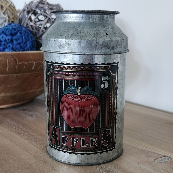 🍎 Vintage Apple Design Metal Canister – Rustic Farmhouse Kitchen Décor - Picture 5 of 16